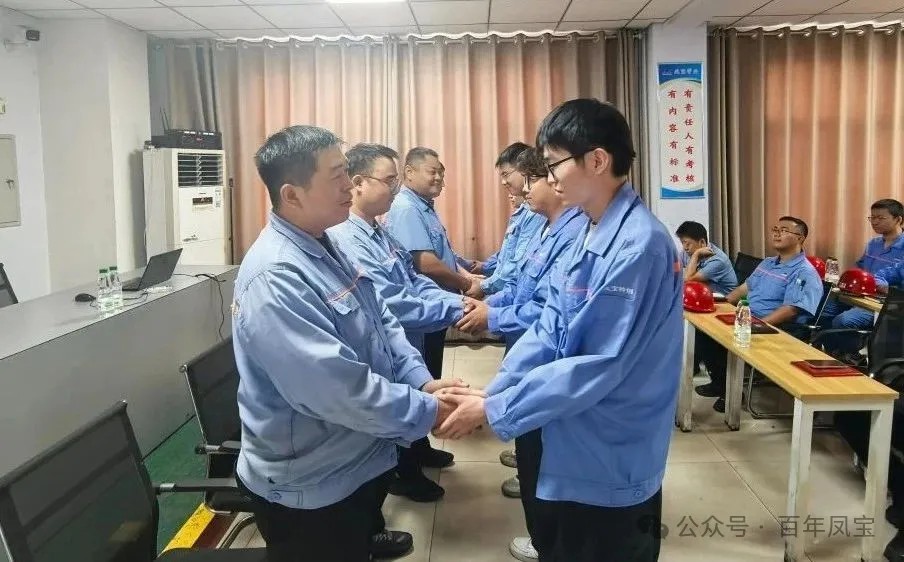 师徒结对 淬火成钢——DUOBAO多宝·(中国有限公司)官方网站管业举行第三届“薪火相传、携手共进”拜师仪式